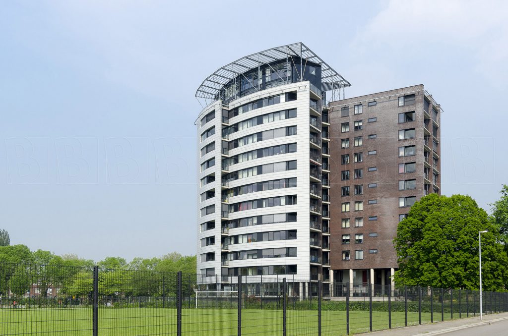 Exterieur van modern appartementen gebouw.