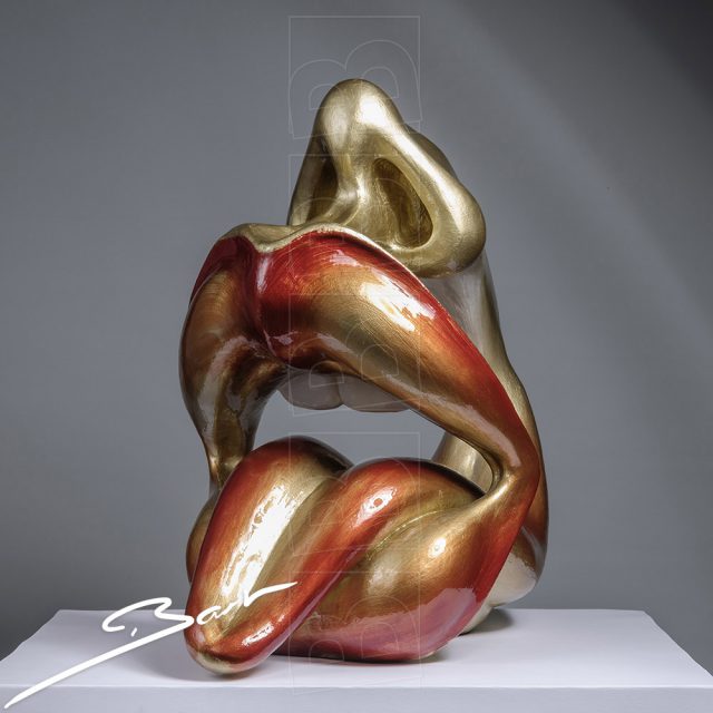 Mond emet neus die terugbuigt en overgaat in een tong die uit de mond steekt. Mouth with pose that bends backhands to fade into the tongue sticking out of the mouth.