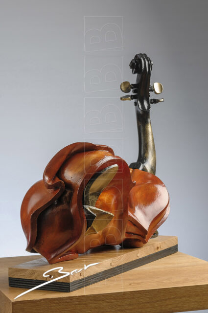 Surrealistic sculpture combining a violin and a woman in one shape, titled Miss Chief