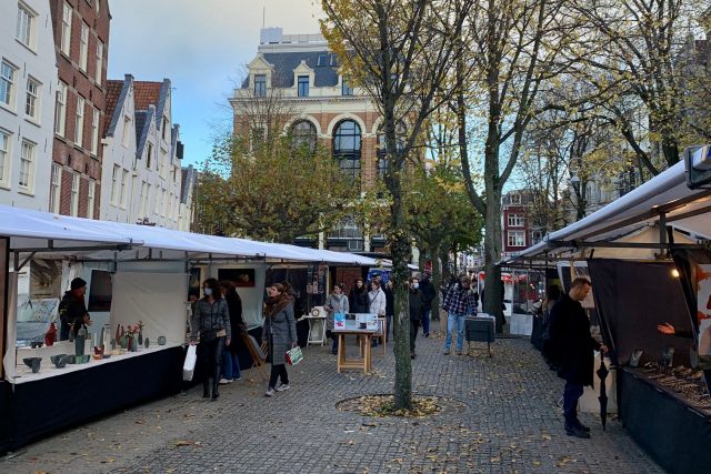 Kunstmarkt Amsterdam Spui. Art market.
