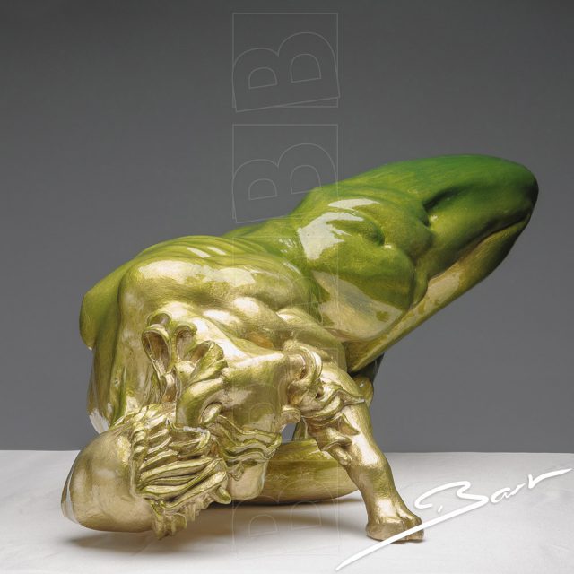 Verbeelding van het verhaal van Europa en de Stier, in deze versie ook een verbeelding van de eueuwigestrijd tussen man en vrouw. Depiction of the story of Europe and the Bull, in this version also the eternal struggle between man and woman.