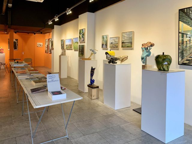 Interieur van de pop-up galerie van ART Hilversum